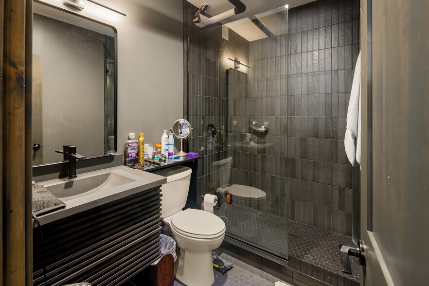 More Photos Of 4285 S Eldridge St, Morrison Flex For Sale