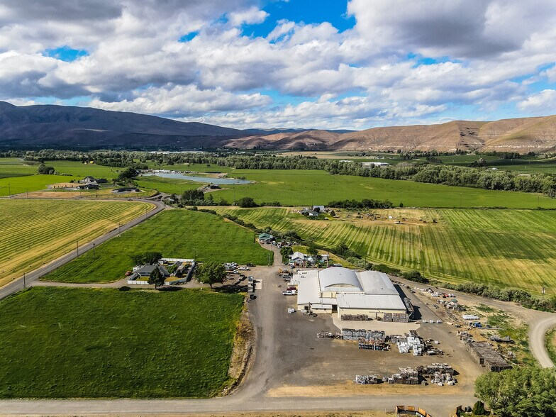 More Photos Of 91 Charlie Ln, Naches Warehouse For Sale
