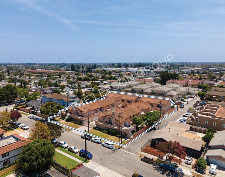 Primary Photo Of 11932 207th St, Lakewood Apartments For Sale