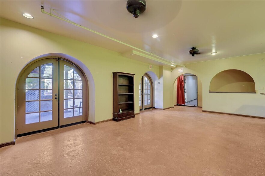 More Photos Of 900-906 2nd St, Sacramento Storefront For Lease