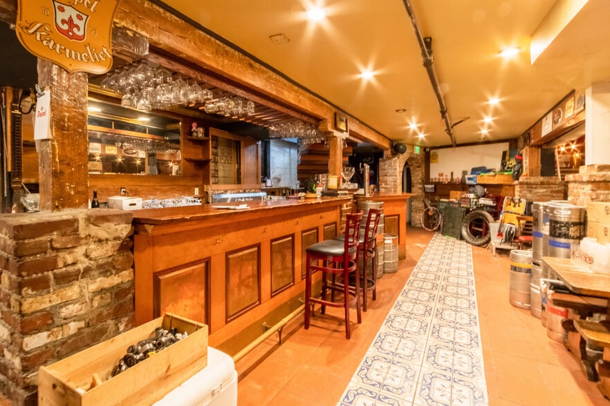 More Photos Of 800 Greenwich St, San Francisco Storefront Retail Residential For Lease