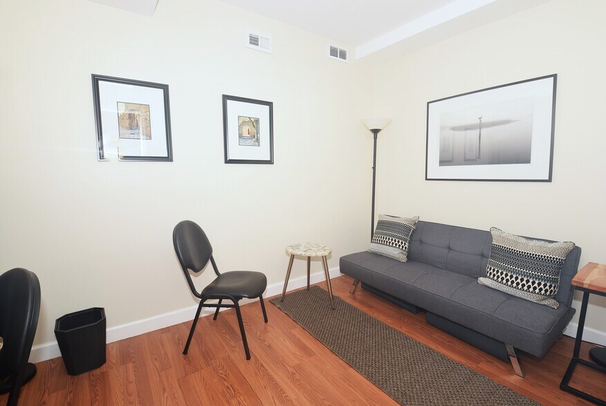 More Photos Of 50 Hempstead Ave, Lynbrook Medical For Sale