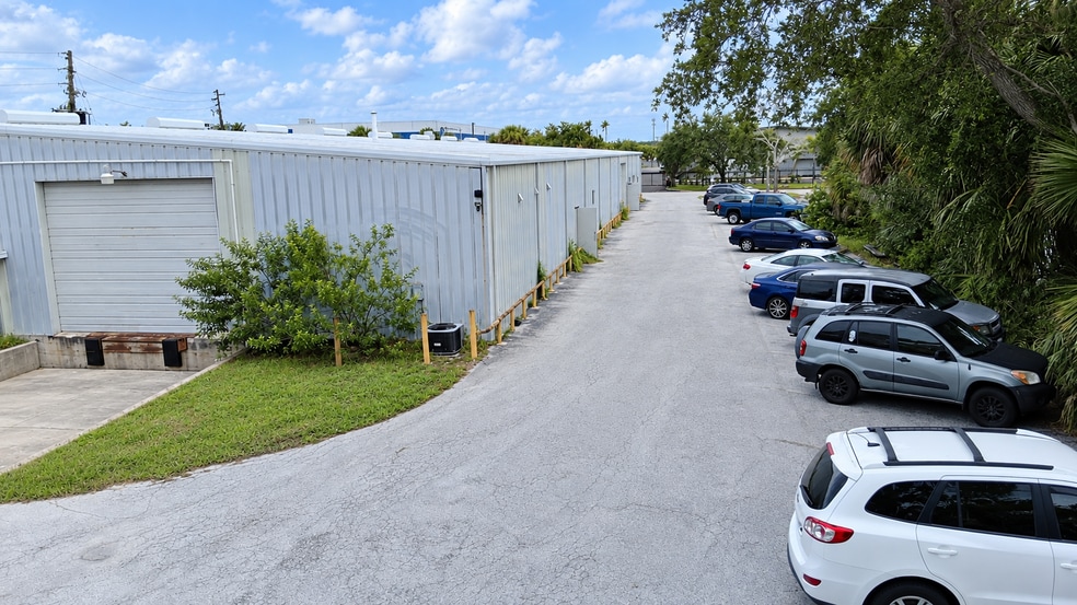 More Photos Of 8787 Enterprise Blvd, Largo Distribution For Sale
