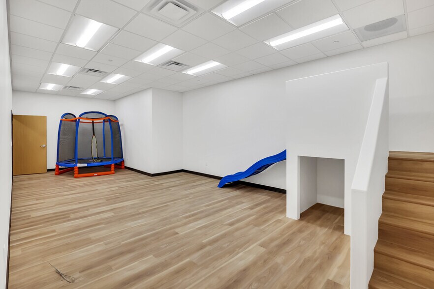 More Photos Of 2820 E Broadway Rd, Mesa Medical For Sale