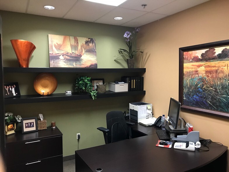 More Photos Of 39249 Leopard St, Palm Desert Coworking Space