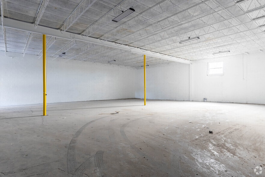 More Photos Of 4120-4132 NW 10th Ave, Fort Lauderdale Warehouse For Lease