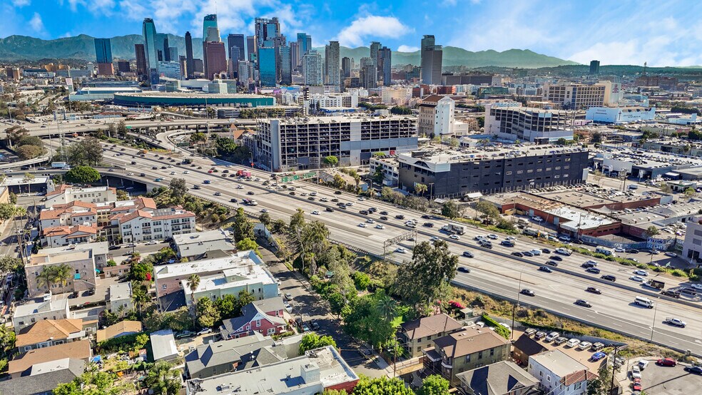 More Photos Of 1978 Estrella Ave, Los Angeles Apartments For Sale