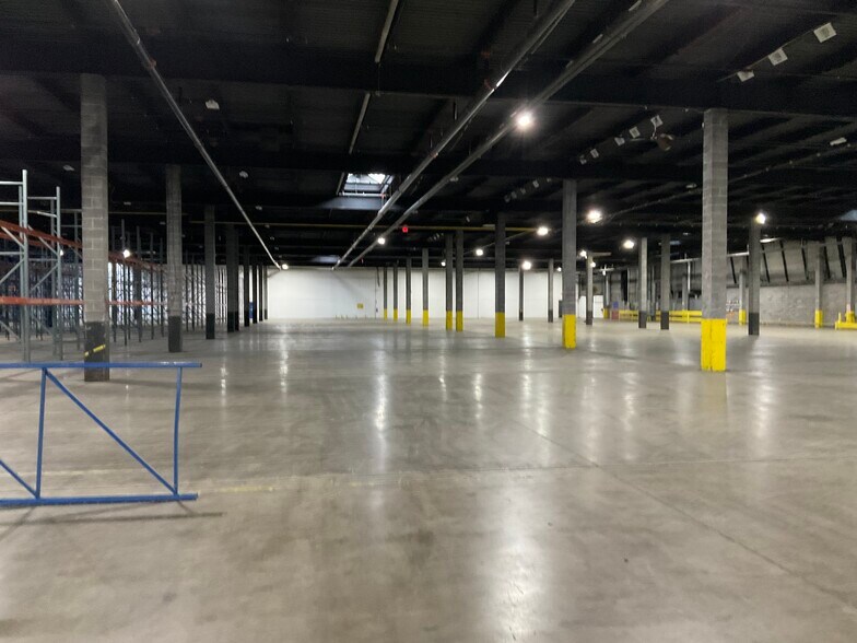 More Photos Of 125 S Greenbush Rd, Orangeburg Warehouse For Lease
