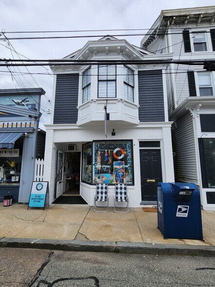 More Photos Of 117 Water St, Stonington Apartments For Sale