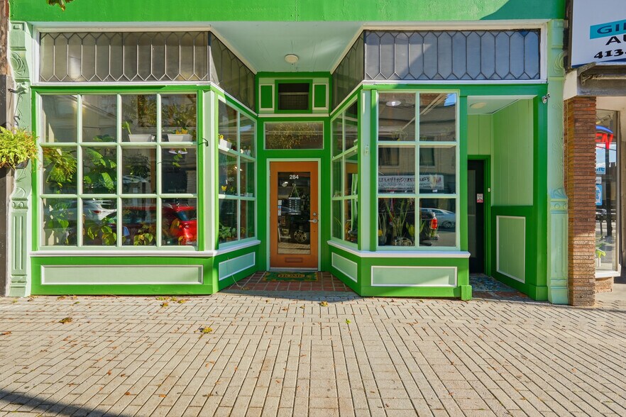 More Photos Of 284 High St, Holyoke Storefront Retail Residential For Lease