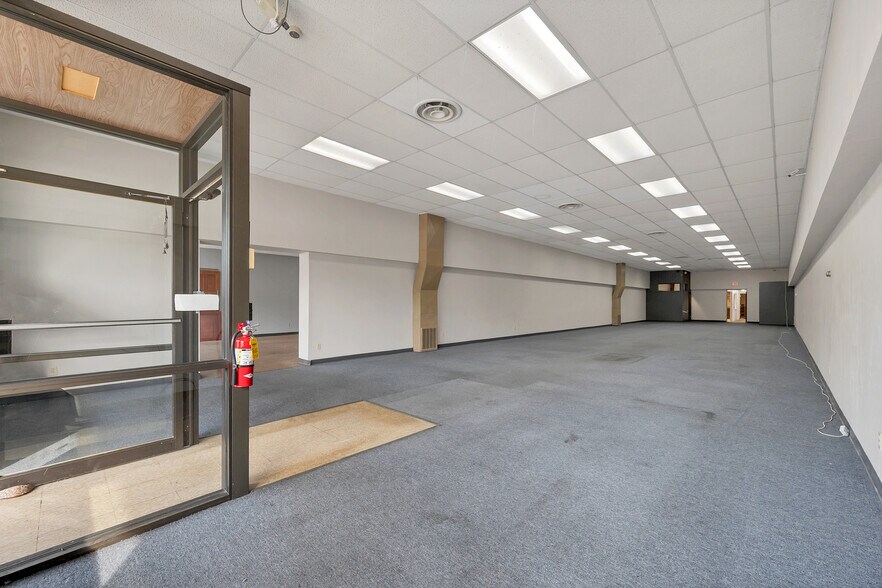 More Photos Of 340-348 N Military Ave, Green Bay Freestanding For Sale