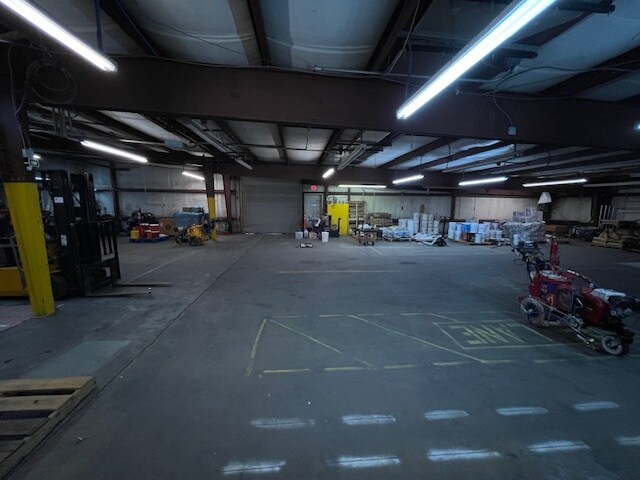 More Photos Of 3885 N Palafox Hwy, Pensacola Warehouse For Sale