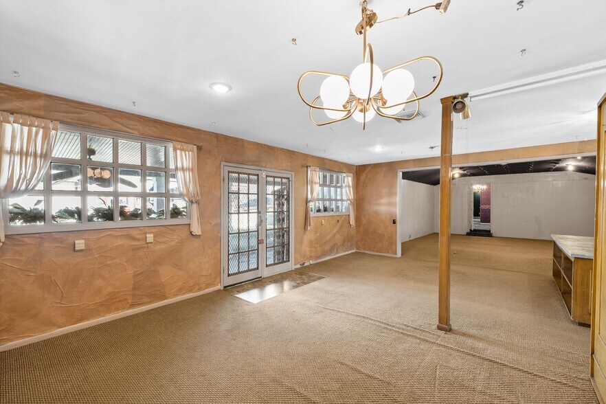 More Photos Of 103-105 E Center Street, Lorena Storefront For Sale