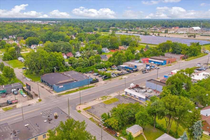More Photos Of 12010 Greenfield Rd, Detroit General Retail For Sale