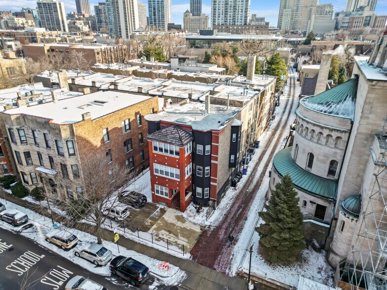 More Photos Of 2525 N Orchard St, Chicago Apartments For Sale