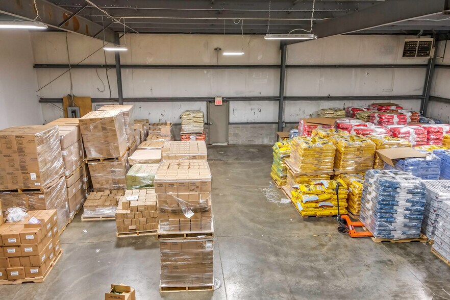 More Photos Of 2840 Mitthoeffer Pl, Indianapolis Warehouse For Sale