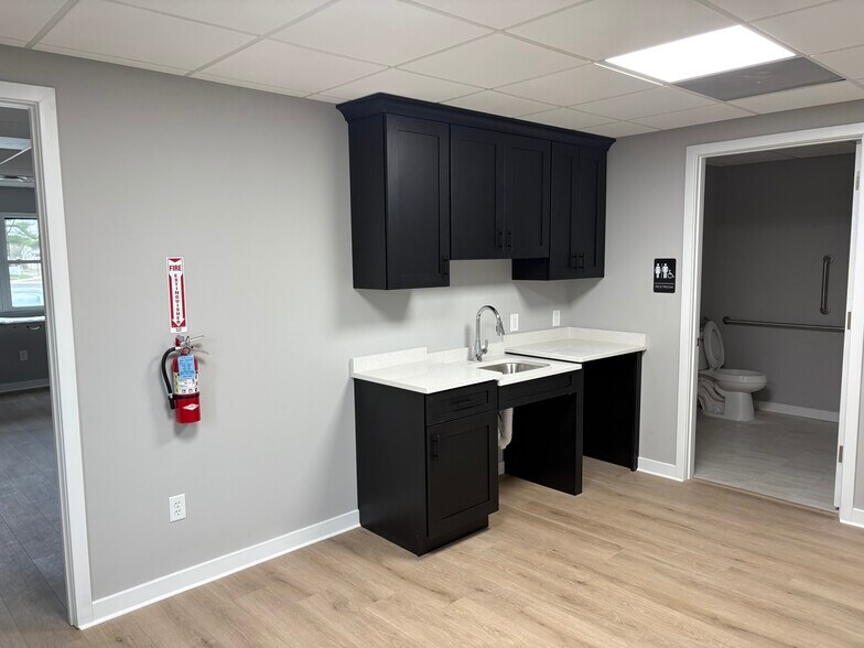 More Photos Of 408 Bethel Rd, Somers Point Office For Sale