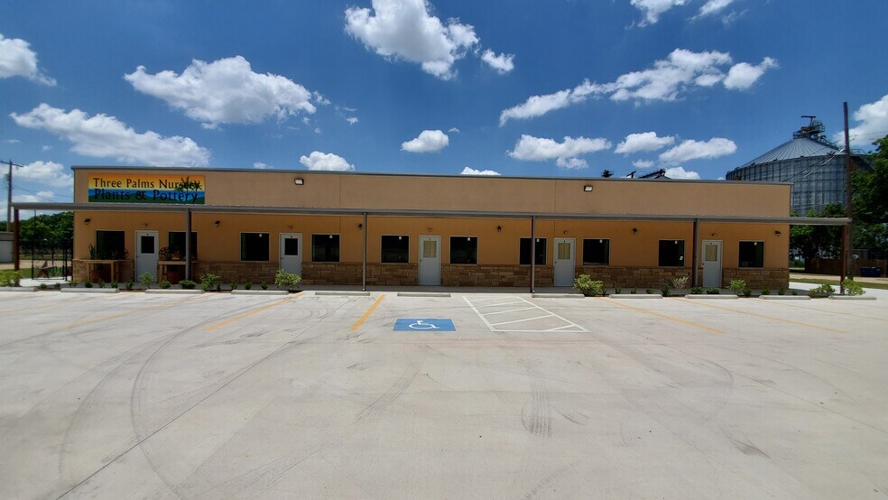 More Photos Of 301 S Franklin St, Holland Storefront For Sale