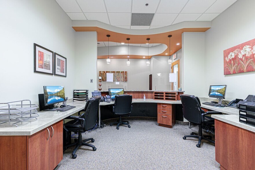 More Photos Of 7625 Maple Lawn Blvd, Fulton Office For Sale