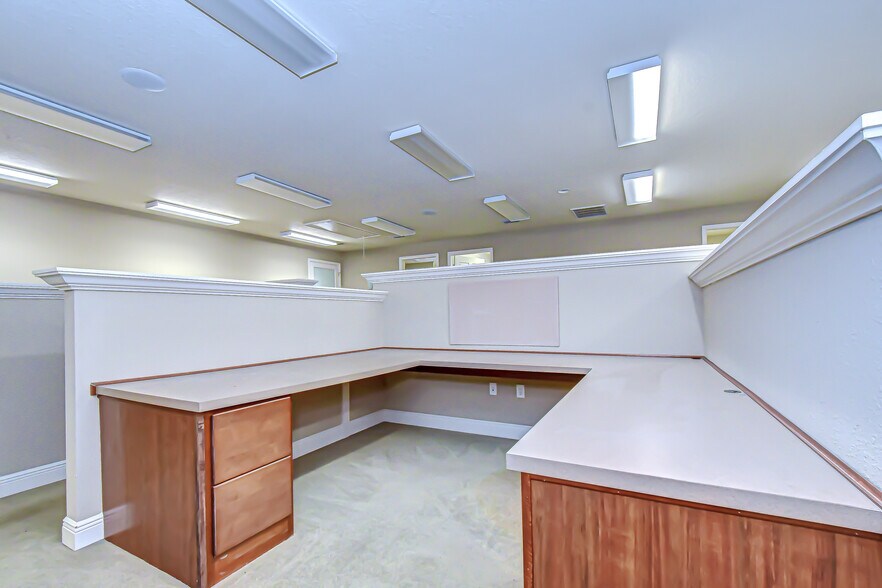 More Photos Of 6928 Linebaugh Ave, Tampa Office For Sale