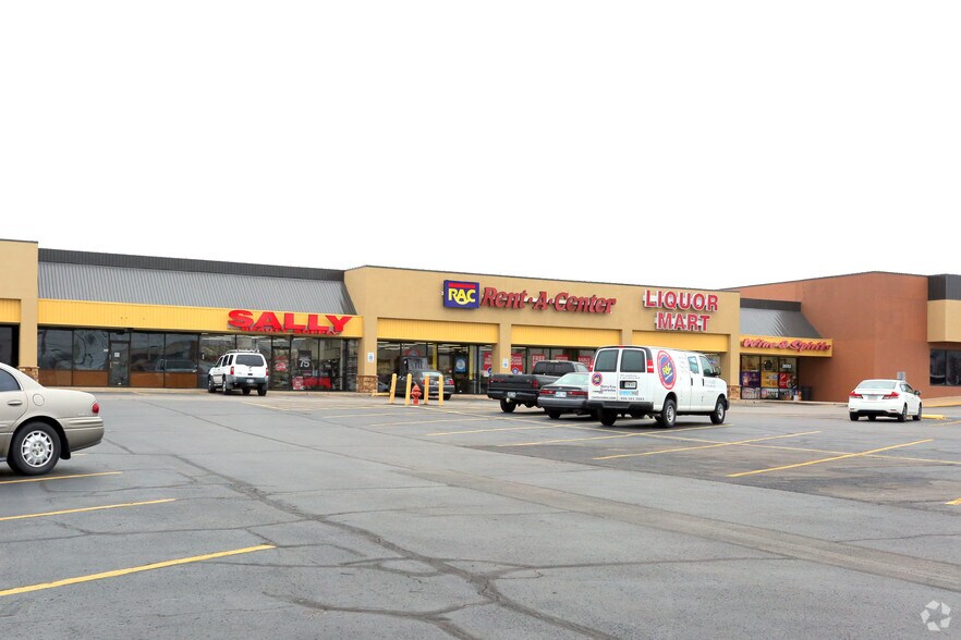 More Photos Of 728-732 W New Orleans St, Broken Arrow Unknown For Lease