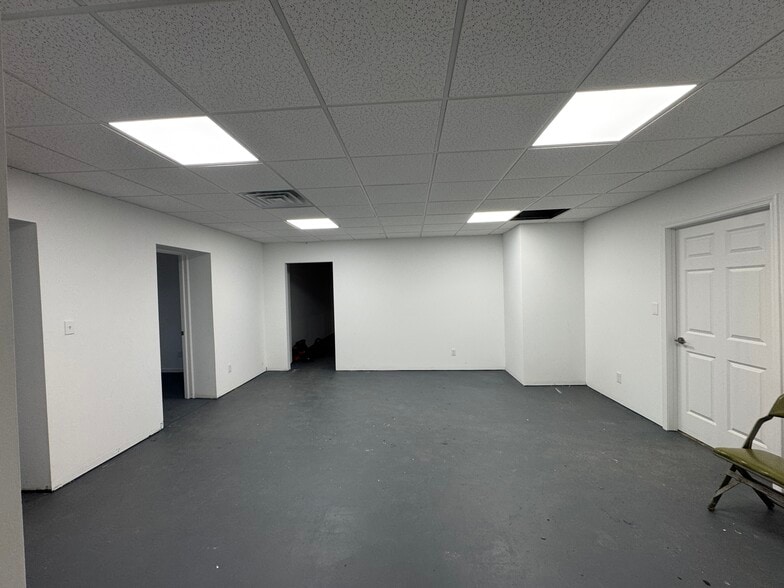 More Photos Of 1586 Paw Paw Ave, Benton Harbor Warehouse For Sale
