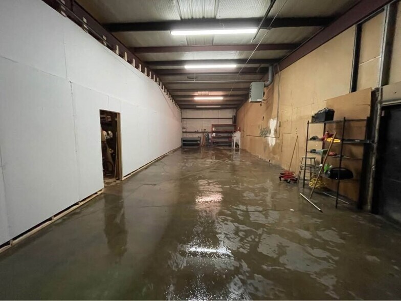 More Photos Of 1300 Garfield St, Midland Industrial For Lease