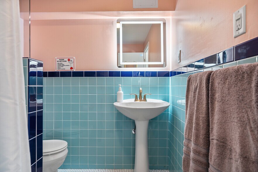 More Photos Of 741 Park Ave, Hot Springs Hotel For Sale