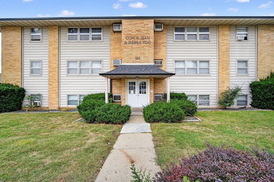 More Photos Of 800 13th St, West Des Moines Apartments For Sale