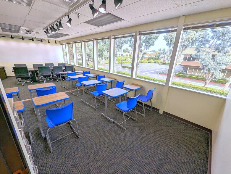 More Photos Of 1100 Quail St, Newport Beach Office For Sale