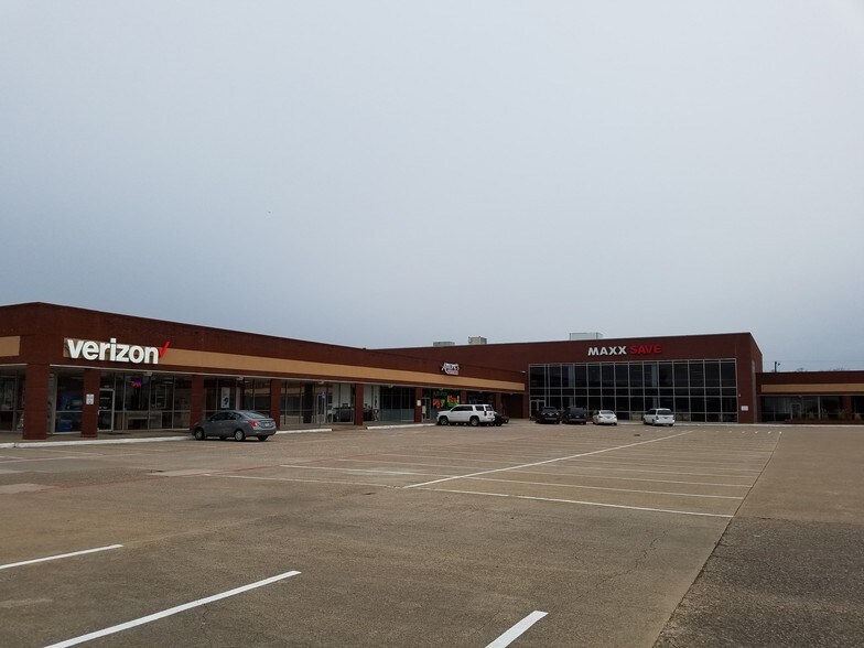 More Photos Of 111 S Cedar Ridge Dr, Duncanville Unknown For Lease