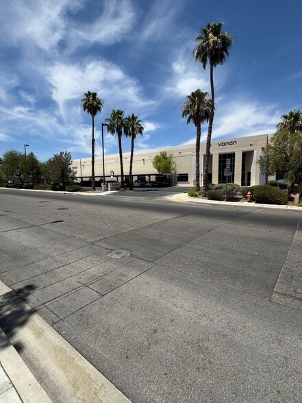Primary Photo Of 1660 Pama Ln, Las Vegas Manufacturing For Lease