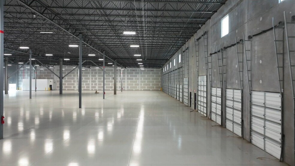 More Photos Of 2280 Lane Ave N, Jacksonville Unknown For Lease