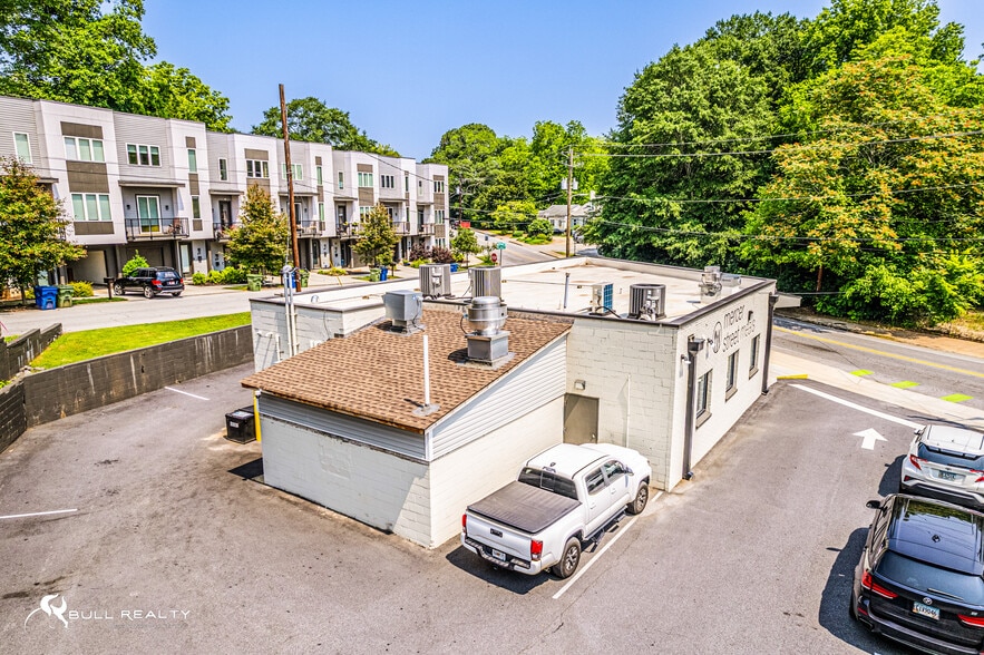 More Photos Of 845 Flat Shoals Ave SE, Atlanta Freestanding For Lease