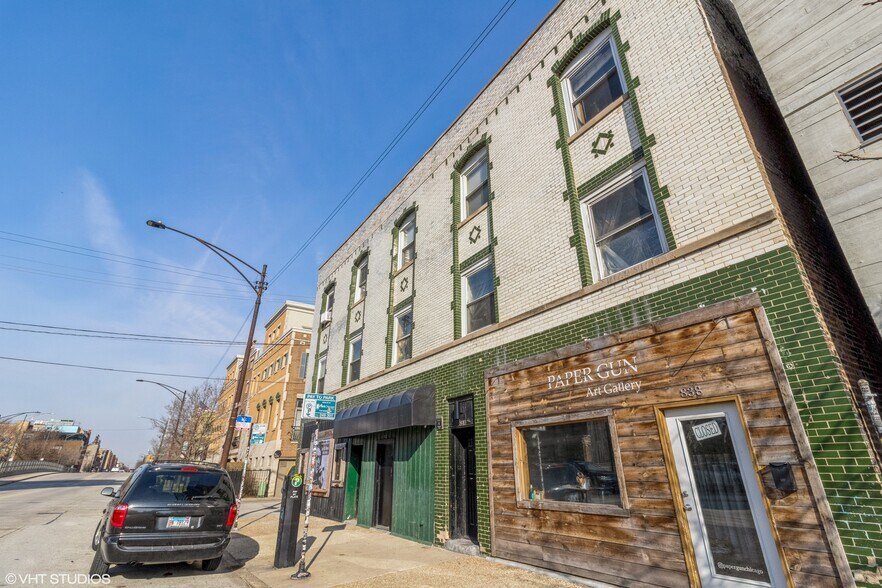 More Photos Of 838-840 W Grand Ave, Chicago Storefront Retail Residential For Lease