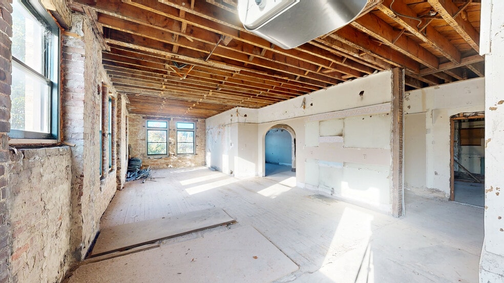 More Photos Of 222 S 3rd St, Ironton Specialty For Sale