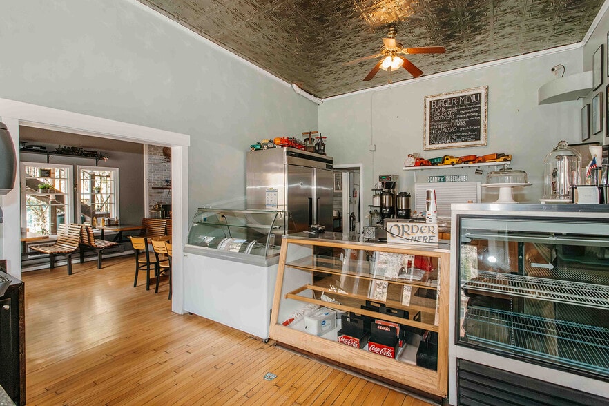 More Photos Of 807 Main St, Ouray Flex For Sale