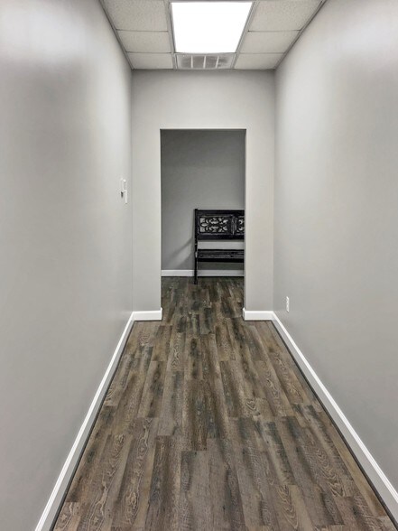 More Photos Of 102 E Walker St, League City Office For Sale