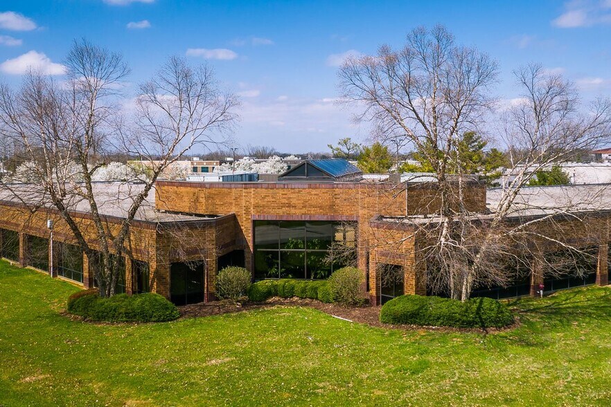 More Photos Of 11492 Bluegrass Pky, Louisville Office For Lease