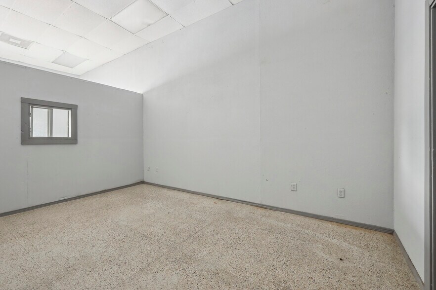 More Photos Of 3410 Concord Rd, Beaumont Storefront For Sale