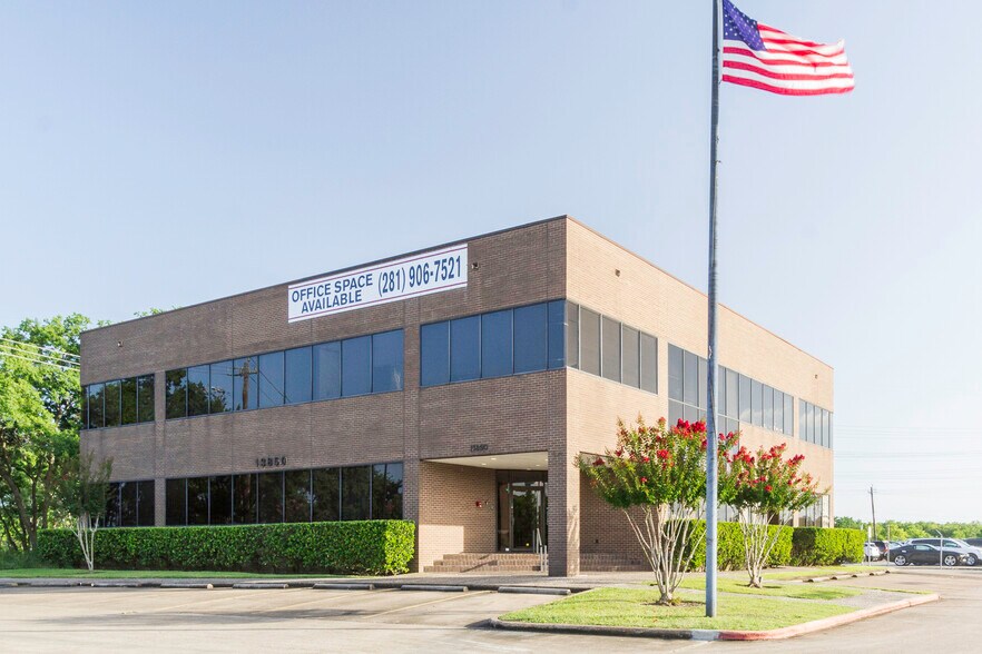 More Photos Of 13850 Gulf Fwy, Houston Office For Lease