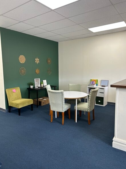 More Photos Of 63-17 Metropolitan Ave, Middle Village Warehouse For Lease