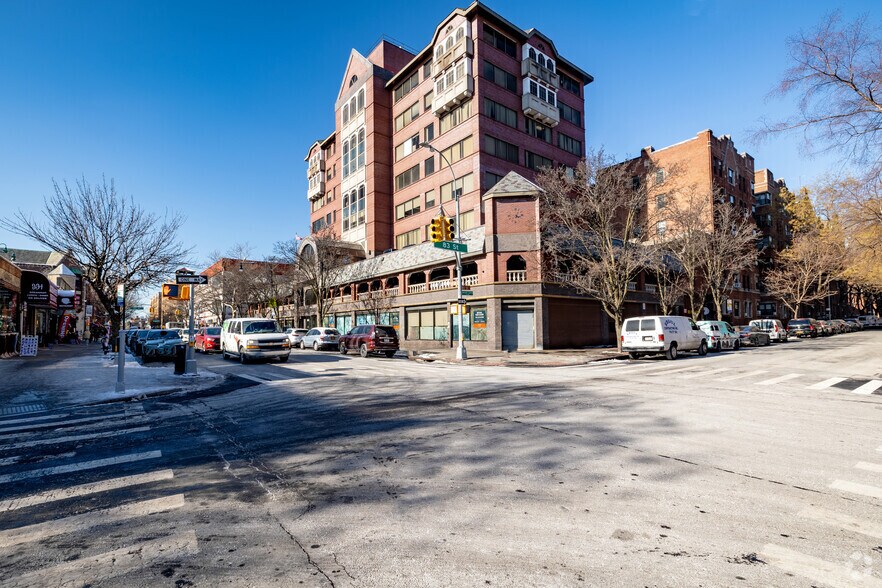More Photos Of 82-11 37th Ave, Jackson Heights Office For Lease