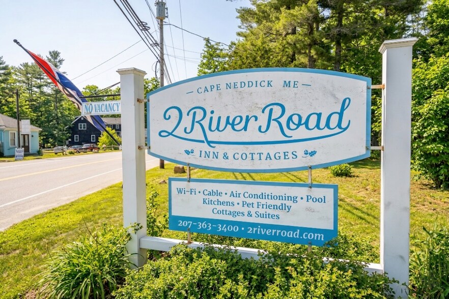 Primary Photo Of 2 River Rd, Cape Neddick Hospitality For Sale