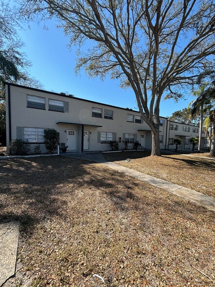 More Photos Of 11916-11982 133rd Ave, Largo Apartments For Sale