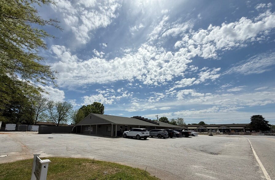 More Photos Of , Mauldin General Retail For Sale