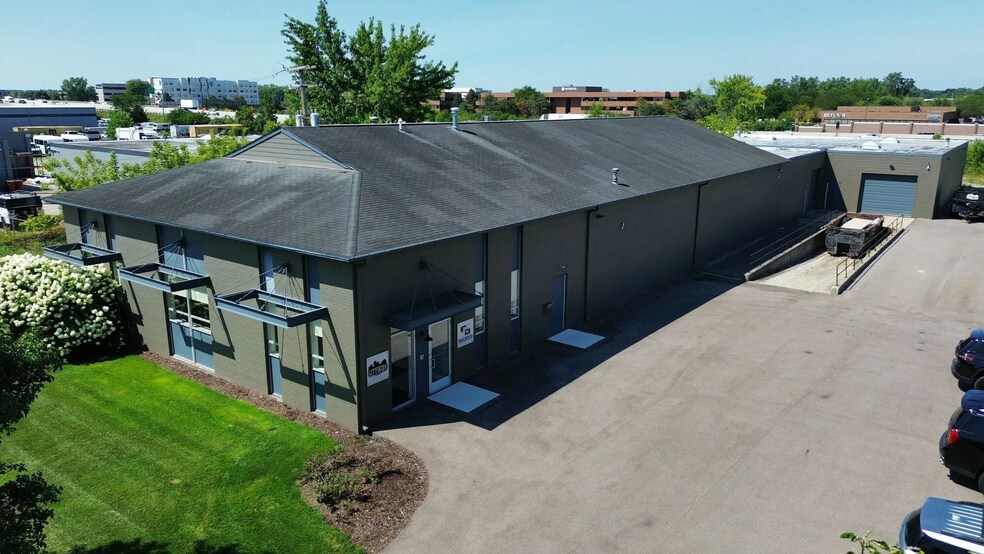 More Photos Of 2011 Austin Dr, Troy Warehouse For Lease