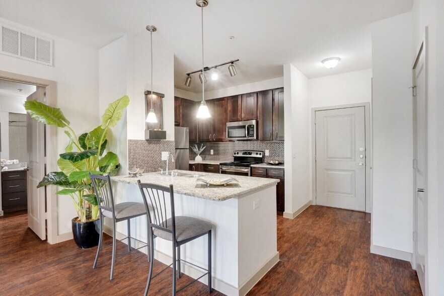 More Photos Of 1601 E Debbie Ln, Mansfield Apartments For Lease