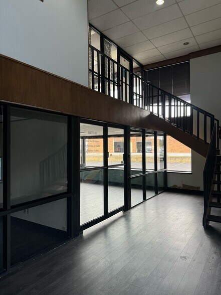 More Photos Of 1245 Hurstview Dr, Hurst Office For Lease