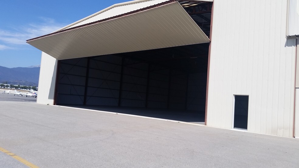 More Photos Of 1615 McKinley Ave, La Verne Airport For Lease